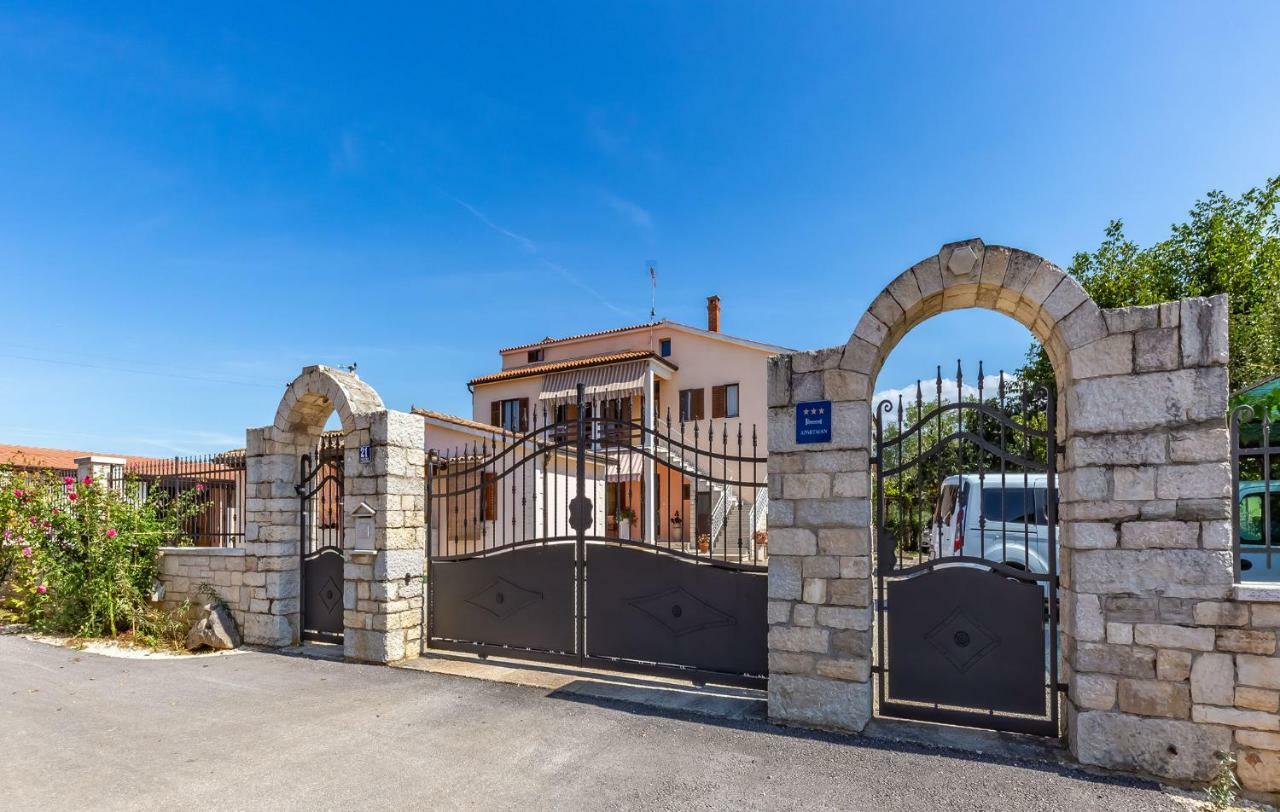Apartmán Palmira Poreč Exteriér fotografie